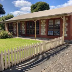 Captains Cottage - Pet Friendly