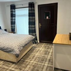 One bed and bathroom with kitchen for self catering Alness