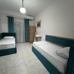 Sisterhood Hostel-Female Only