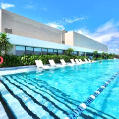 Oasis Suites - The Sóng, Infinity Pool & Gym, BeachFront