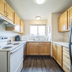 Modern Apartment mins from WSU