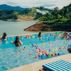 Viajero Guatapé Hostel & Lake Club