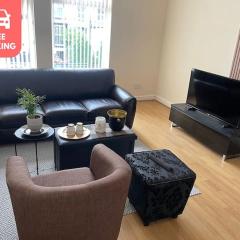 LuxeStay Rooms - Old Trafford, Manchester - Close to city centre & More