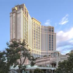 The Palazzo at The Venetian Resort by Suiteness