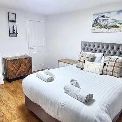 Rest&Recharge at a Quiet House Close to City Centre - Free Parking