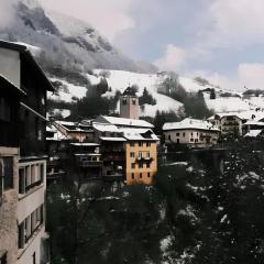 Les Chalets de la Revue