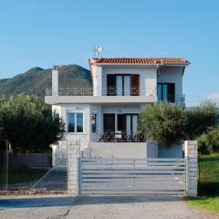 Nafpaktos Shingle Villa