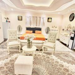 4Bedrooms Luxurious Furnished plus Big Majlis