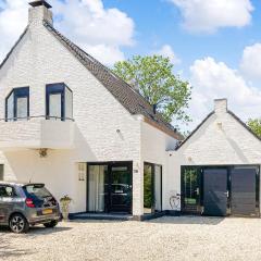 Gorgeous Home In Bunschoten-Spakenb, With Kitchen