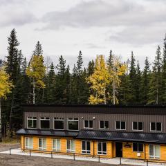 Jasper East Hostel - Near Jasper National Park East Gate Entrance