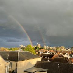 Top Floor En-suite Double Bedrooms In Eton With Great View Of Windsor Castle & Free Parking