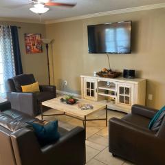 3 bedroom Cozy vacation rental near airport