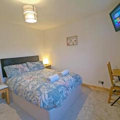 Double Room, Large TV, With Great Transport Links