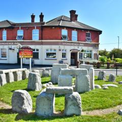 Stonehenge Inn & Shepherd's Huts