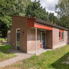 Bungalow with dishwasher near a nature reserve