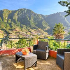 Casa do Pinheiro, a Home in Madeira