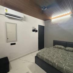 #4 Ensuite Cozy Place - Hub of Mumbai