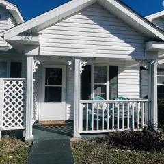 Charming 2 bdr 1 bath home fenced byard N Pensacola Pet Friendly Close to bases