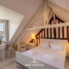 Dolphin view - studio - Cozy nest with a view of the port