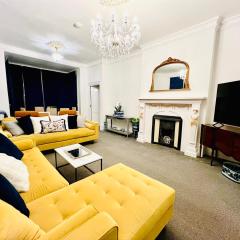 Flat 3 Marine Parade House, 1 East Cliff - Next to Dover Port, White Cliffs, Beach, Castle