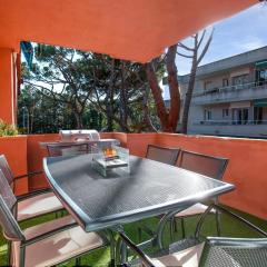 Cozy Beachside Apartment in Castelldefels