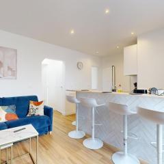 869-Suite Bleuet - Superbe Appartement