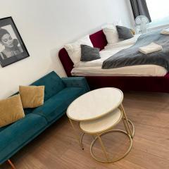 Stylish Apartment in Friesenplatz, Heart of Cologne