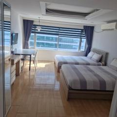 Hongdae Residence 3 - 1min from Hongik Uni station Exit #1