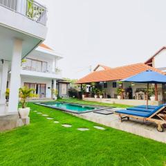 5 minutes drive to the beach, in the heart of canggu