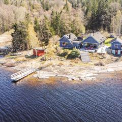 Lovely Home In Trollhättan With House Sea View