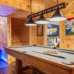 4 BD Luxury Cabin-Pool Table-Arcade-Hot Tub-Fire Pit-Coffee Bar-S'mores Bars