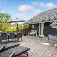 Beautiful Home In Aabenraa With Wifi