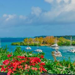 Boutique Villa on the Rocks with Stunning Sea Views, Infinity Pool & Private Jetty