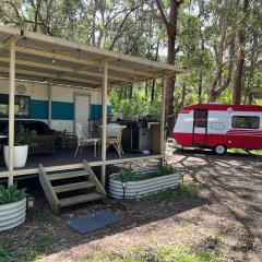 Crescent Head, stylish retro caravans, deck, bathroom, bush setting near beach