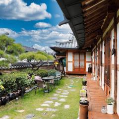 Jeonju Yeonwoodang Hanok Stay