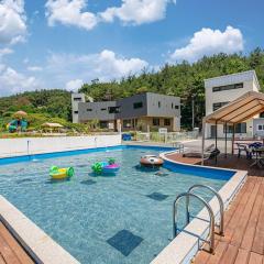 Gyeongju Fantasy Kids Poolvilla