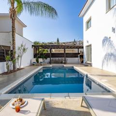 Luxury Villa, Private Pool, 850m from Beach