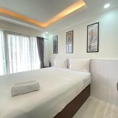 Gorgeous Studio Room at Grand Asia Afrika Apartment By Travelio