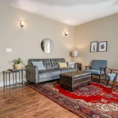 Stylish and comfy 2BR condo near Hot Springs