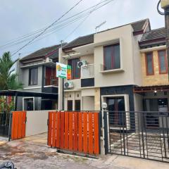 Homestay Syariah Dekat Monjali dan Jogja City Mall by Simply Homy