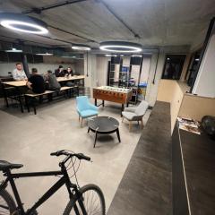 izy stay Hostel coworking nomads