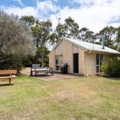 Bells Beach Cottages - Pet friendly cottage with wood heater