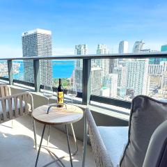 Stylish One Bedroom steps from Kaseya Center & Port of Miami