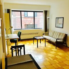 Stylish Montreal Apartment Comfortable Stay in the Golden Square Mile