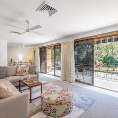 139 Government Rd - Pet Friendly, Air Con, WiFi, Water views