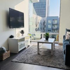 Modern 1BD Hollywood Apt