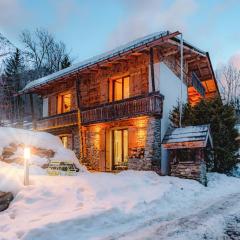 Chalet Fleur de Lys - Chalet 4BR Wood Stove , Home Cinema , Parental Suite - By Cozee Rentals