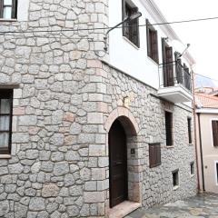 Arachova Maisonnate