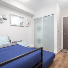 Sleeps 4 - Best Location in Toronto for Tourists