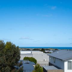 Ocean View Rooftop Terrace and Horizon Views